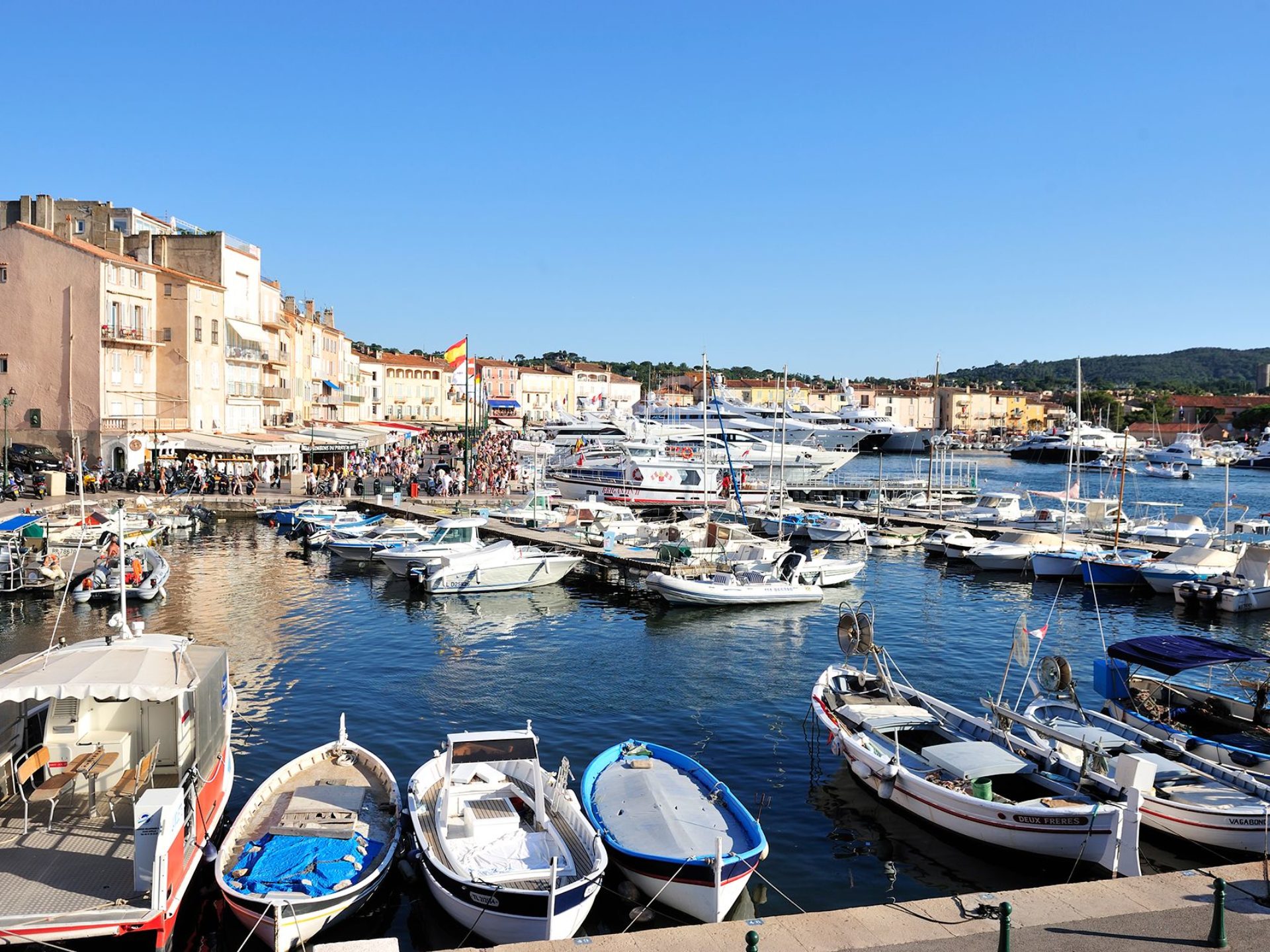 St Tropez Tour l Port Grimaud Tour l Liven Up Monaco