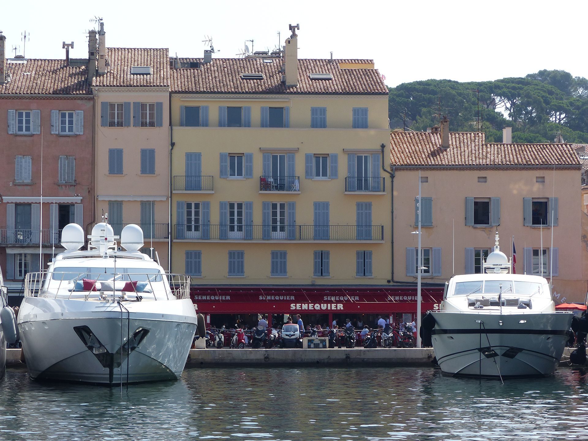 St Tropez Tour l Port Grimaud Tour l Liven Up Monaco