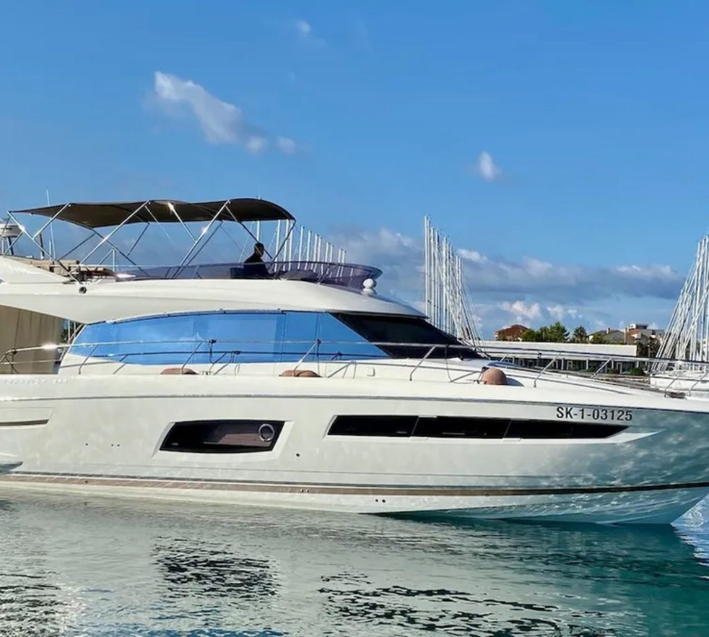 Prestige Yacht Charter l Sunset Cruise Cannes l Liven Up Monaco